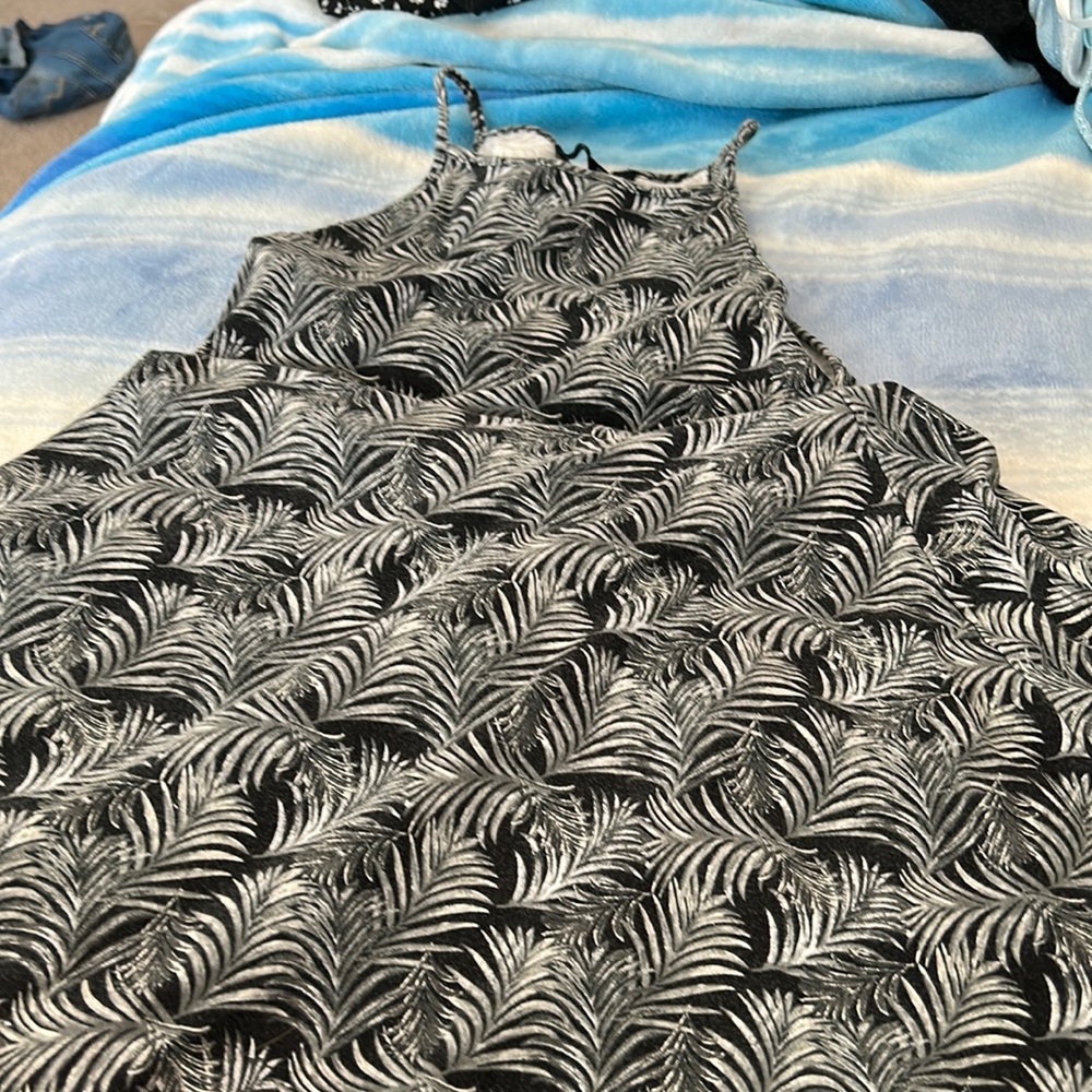 Black and white dress with leaves from forever 21